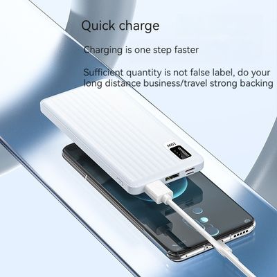 Potenza di uscita 10W Micro USB Input Interface Ultra Slim 10000mah Power Bank per iPhone 15